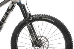 Trek Fuel EX 9.8 Mountain Bike - 2018, 15.5" 15 Trek Fuel EX 9.8 Mountain Bike - 2018, 15.5" -Pro Cycling Shop BMT15815 MJ 06 scaled