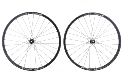 Dt-swiss DT Swiss EB1550 / Pivot Alloy Tubeless 27.5" Wheelset