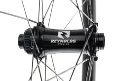 Reynolds® Reynolds Blacklabel Enduro 289 W/ I9 Hubs Carbon Tubeless 27.5" Wheelset 13 Reynolds® Reynolds Blacklabel Enduro 289 W/ I9 Hubs Carbon Tubeless 27.5" Wheelset -Pro Cycling Shop WMT12451 PH3 04 scaled